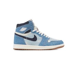 Jordan Air 1 Retro High OG è Probabilmente Il più Amato Modello di Sempre, così Come Quello Che più ha rivoluzionato la Storia delle Sneakers. Partita dai parquet cestistici nel 1985, la AJ 1 h