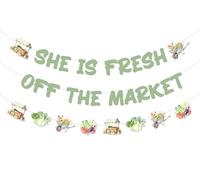JOYMEMO Striscione con scritta in inglese "She Is Fresh Off the Market Banner con Farmers' Market", decorazioni verdi per addio al nubilato, fidanzamento, matrimonio