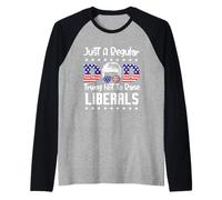 Just A Regular Dad Trying Not To Raise Liberals for Dads Maglia con Maniche Raglan
