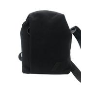 K-Way Eilin borsello a tracolla con chiusura zip. Possiede due tasche interne di cui una con zip ed una tasca frontale. Presenta un logo tono su tono sul davanti ed una tracolla regolabile 18x23x7 cm
