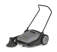 Kärcher Spazzatrice Professionale KM 70/15 C, Per Aree Interne ed Esterne, Maneggevole, Vano di Raccolta da 40 l, Rullo Principale Azionato da Entrambi i lati, Compatta e Salvaspazio