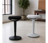 KARAT Elio Sgabello ergonomico seduto in piedi Elio, regolabile in altezza 56,5-71,5 cm, girevole a 360°, seduta dinamica, carico max. 120 kg, per ufficio e telelavoro, nero