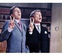 Kenneth Williams come Sir Bernard Cut Poster Stampa 61x50.8cm Piacevole Scatto