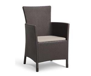 Keter Iowa - Poltrona da giardino per esterni e interni, con cuscino incluso, in resina con finitura in rattan piatto, colore marrone