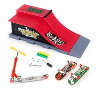 KETIEE Mini Skateboard da Dita con Rampa, Finger Skateboards Rampa con 2 Fingerboard e Finger Scooter Skatepark Rampe Finger Skate Park Kit per i Regali dei Bambini (1810-6E Aggiornamento)
