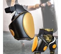 Kickboxing del treno della coscia curva di boxe che esercita il calcio di