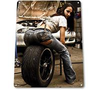 KIEJAW Tire Pressure Pinup Girl Sexy Hot Rod Car Garage Auto Shop Wall Decor Metal Tin Sign 20,3 x 30,5 cm