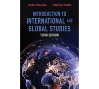 Kimberley Brown Shawn C. S Introduction to International and Global (Tascabile)