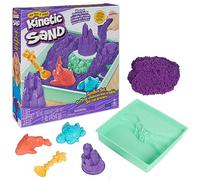 Kinetic Sand, Playset Castelli Di Sabbia Cinetica Viola, Con Vaschetta, 3+ | 454 G Di Sabbia Viola, 4 Formine, Paletta Stella Marina, Scomparto Sabbiera, Vaschetta Sensoriale, Motricità Fine