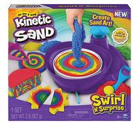 Kinetic Sand |Set Gioco Swirl N' Surprise |Sabbia Colorata in 4 variazioni | Sabbia cinetica 907gr | Sabbia Magica da Modellare | 4 Accessori e Mixer |Giocattoli per Bambini e Bambine 3 Anni