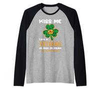 Kiss Me I Am A Veteran Funny Shamrock St Patricks Day Maglia con Maniche Raglan