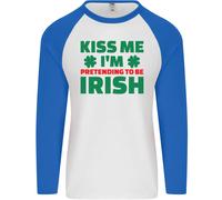 Kiss Me I'M Pretending To Be Irlandese Uomo L/S Baseball T-Shirt