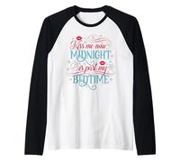 Kiss Me Now Midnight Is Past My Bedtime Felice Anno Nuovo Donne Maglia con Maniche Raglan