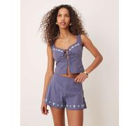 Kiss The Sky - Top ricamato blu navy abbottonato e allacciato sul davanti in coordinato 44