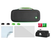 Kit di protezione e ricarica con custodia, base di ricarica, pellicola protettiva in vetro temperato e 4 grip per levette analogiche.