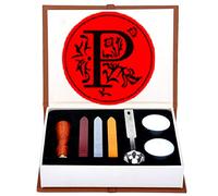 Kit di timbri di cera, ANBOSE set di timbri di cera alfabeto che include 1 pezzo di sigillo di rame con impugnatura in legno, 3 pezzi di bastoncini di cera, 1 cucchiaio per fondere e 2 candele（P)