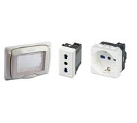 Kit placca da esterno stagna 3 posti ip55 con presa schuko e presa bipasso mix