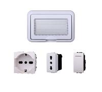 Kit Placca Scatola 504 IP55, 4 Moduli Presa Schuko + Bipasso + Interruttore, Compatibile Con Bticino Living, Colore Bianco, Placca Stagna Idrobox Incasso Da Esterno