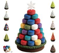Kit uncinetto for albero di Natale con pallone sportivo, un progetto | Il design presenta singole sfere, lavorate all'uncinetto e imbottite con morbido cotone, impilate for formare(D)