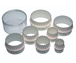 KitchenCraft Set da cucina artigianale di sette formine per biscotti/pasticcini in plastica a doppio taglio