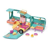 KOOKYLOOS Mia's Kooky Caravan - Roulotte con accessori, bambola e animale domestico, include 1 auto, utensili da cucina, valigie