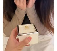 KRJGOERG Scatola di anello rotante di vibrazione carina, disegno della torta dell'orso con le candele, scatola romantica di compleanno, scatole di immagazzinaggio dei gioielli