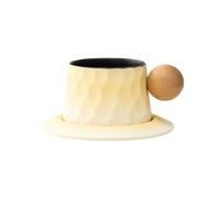KUNYOS Set Di Tazze E Piattini Da Caffè In Ceramica Da 350 Ml, Tazze Da Tè In Pizzo Retrò Fatte A Mano E Trasformate In Forno, Tazze For Godersi Il Tempo Libero, Regalo E Presente(Yellow)