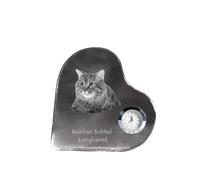 Kurilian bobtail a pelo lungo orologio a forma di cuore con un gatto Art-Dog