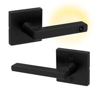 Kwikset Halifax - Leva per porta di passaggio con luce LED attivata dal movimento, per porte di armadi e corridoi, maniglia reversibile senza blocco, colore: nero opaco, con protezione Microban
