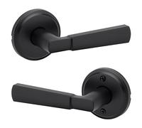 Kwikset Perth - Maniglia per porta di passaggio interno, leva per porte di armadi e corridoi, maniglia reversibile non bloccabile, nero opaco, con protezione Microban
