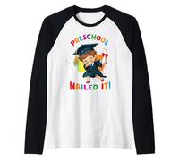 La classe dei ragazzi della scuola dell'infanzia ha fatto Maglia con Maniche Raglan