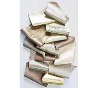 LA GARZARARA - Ritagli di Pelle in Tinta Platino - Minimo 12x15 cm - 0,300 kg -Selezione Casuale per Artigianato Cucito e Creazioni Handmade - Laminati e Non, Rifiniture e Fantasie Varie - B1390-RC