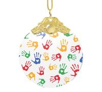 La mano variopinta modella la sfera decorativa del pendente di vetro dell'arcobaleno, ornamento rotondo a 3 pollici per l'esposizione di Natale della vendita al dettaglio