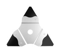 Lama triangolare seghettata per tosaerba con foro centrale in acciaio temprato