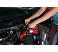 CARICABATTERIA AUTO PROFESSIONALE MANTENITORE DI CARICA FURGONI 12-24V 15A