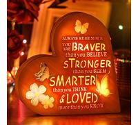 Lampada da comodino a LED a forma di cuore, con incisione in legno, idea regalo per bambini, regalo di compleanno per migliore amico, regalo di laurea, con scritta "Always Remember You are Braver Than