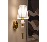 LAMPADA DA MURO SALISBURG CM 16x20x 46 dettagli classici e forme affusolate oro e bianco oro
