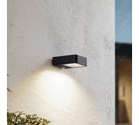 Lampada da parete solare a LED Lucande Dava, altezza 5 cm, alluminio, sensore LUCANDE