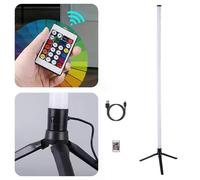 Lampada da terra angolare RGB con luce ambientale che cambia colore, app e telecomando, ricarica USB