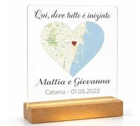 Lampada Personalizzata 15x15 cm con Mappa del Posto Primo Incontro Bacio - Targa Dove Tutto è Iniziato con Base in Legno - Regalo Coppia, Anniversario, Mesiversario, Fidanzati, San Valentino