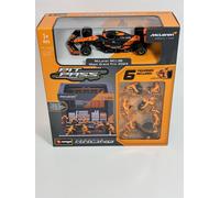 Lando Norris #4 McLaren Pit Pass Diorama Con MCL38 1:43 Bburago 38451