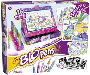 Lansay - Blopens Studio Creativo Fatato - Kit Colorare a Soffio - Da 5 Anni | Set Creativo - 13 Pennarelli a Soffio e 16 Mascherine con Unicorni e Castelli - La Scatola Diventa Leggio - Effetto Aerografo