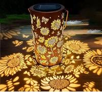 Lanterna Solare Da Giardino Colorata Con Bagliore Di Girasole, Lanterna Solare Da Esterno In Metallo Impermeabile IP65 Sospesa E In Piedi for Il Cortile Del Patio(Warm)