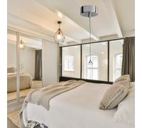 L'appello estetico incontra la funzionalità in questo bagno interruttore cavo e