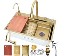 Lavello da Cucina A Cascata in Acciaio Inossidabile Nero Premium, Spaziosa Vasca Singola con Rubinetto Estraibile, Lavabicchieri, Cestello di Scarico E Kit di Drenaggio Nano RI, Gold#a, 70x50cm