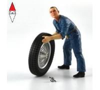 LE MANS MINIATURES GEORGES. WHEEL CARRIERS WITH BLUE WORKSUITS