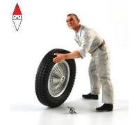 LE MANS MINIATURES GEORGES. WHEEL CARRIERS WITH WHITE WORKSUITS