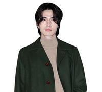 Lee Dong-Wook (Coat) Ritaglio di buddy a metà corpo
