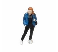 LeeQinersw Backpacker Figurina Artigianale Miniatura Donna Compatta in Resina Realistico Modello Dipinto a Mano per Esposizione su Scrivania Libreria Diorama