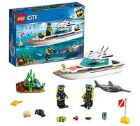 LEGO City Great Vehicles Yacht per Immersioni Subacquee con Minifigure dei Sub, Creature Marine e Pescespada, Set per Bambini dai 5 Anni in su, 60221